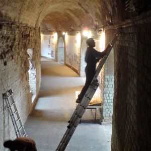 Instalation de spots lumineux dans une galerie à Digne les Bains